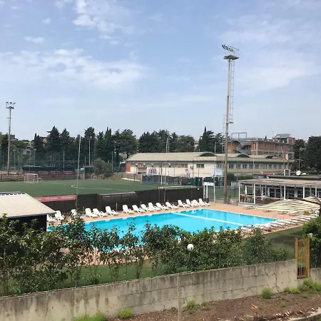 Grande, Terrazzato Perfetto Per Famiglie E Gruppi