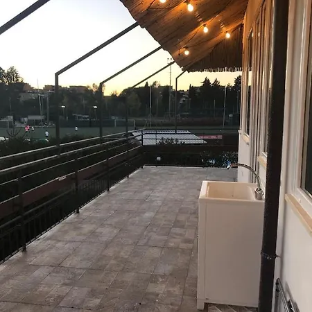 Grande, Terrazzato Perfetto Per Famiglie E Gruppi *